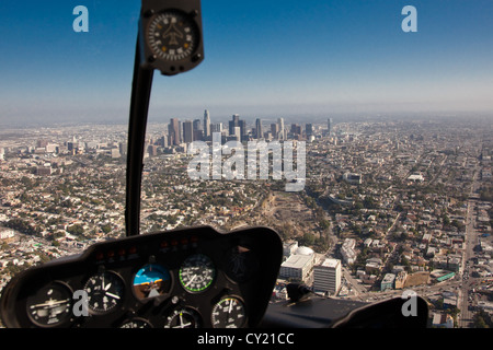 Vue de l'ensemble de l'hélicoptère au centre ville de Los Angeles. Banque D'Images