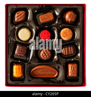 Une boîte de chocolats Thorntons classic collection sur fond blanc Banque D'Images