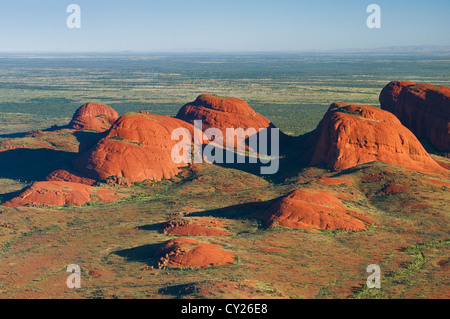 Vue aérienne de l'dômes de Kata Tjuta. Banque D'Images