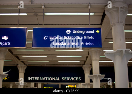 Signe de l'Eurostar, gare St Pancras International, Londres, UK Banque D'Images