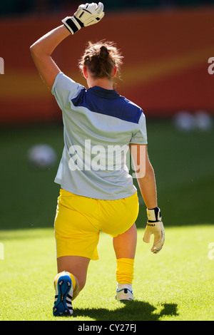 Gardien de l'Angleterre à Siobhan Chamberlain se réchauffe avant un 2011 FIFA Women's World Cup match du groupe B contre le Mexique. Banque D'Images