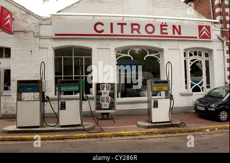 Garage Citroen Essence Carburant Ardres France Europe Banque D'Images