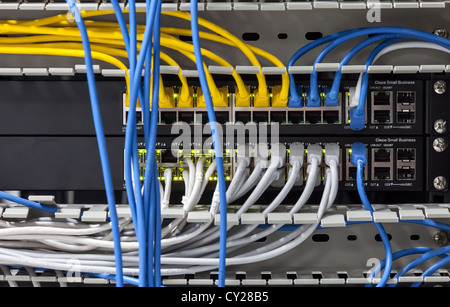 Grand réseau de bord du moyeu avec câbles de connexion Banque D'Images