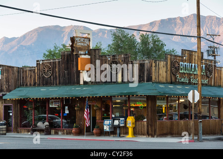 Lone Pine, petite ville du nord sur la Route 395 entre Los Angles et Tahoe. Banque D'Images