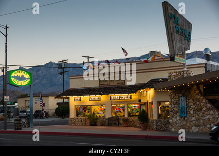 Lone Pine, petite ville du nord sur la Route 395 entre Los Angles et Tahoe. Banque D'Images