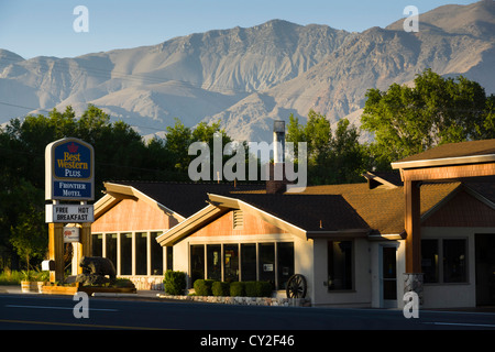 Lone Pine, petite ville du nord sur la Route 395 entre Los Angles et Tahoe. Best Western Motel. Banque D'Images