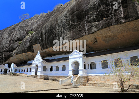 L'entrée aux grottes de Dambulla Cave Temple bouddhistes antiques à Dambulla, Sri Lanka Banque D'Images