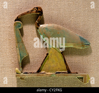 Marqueterie représentant Thot comme l'ibis avec une plume maat 4ème siècle Égypte Hermopolis Kom el Ashmunein Faïence Qassum Banque D'Images