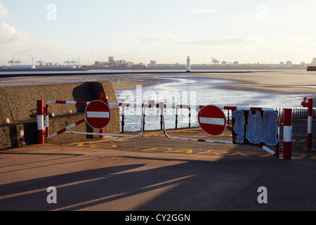 Pas d'entrée à New Brighton Beach à Liverpool Banque D'Images