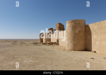 Les murs fortifiés de Qasr Al-Hayr Al-Sharqi Syrie Banque D'Images