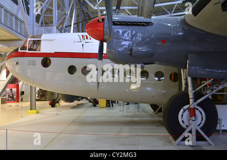 Avro York en Dan Air marques sur l'affichage à l'espace aérien de Duxford Banque D'Images