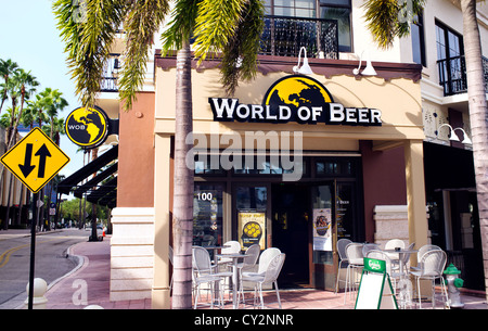Monde de bière 'wob' n clematis street, West Palm Beach, Floride Banque D'Images