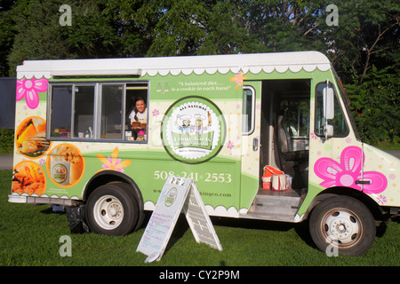 Massachusetts Plymouth,Plimoth Plantation,marché des agriculteurs,fournisseurs stall stalles stands stand marché du stand,acheteur achat vente,vente,camion alimentaire, Banque D'Images