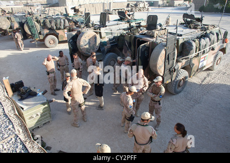 Convoi militaire néerlandais sur son chemin de Kunduz Khanabad à Banque D'Images