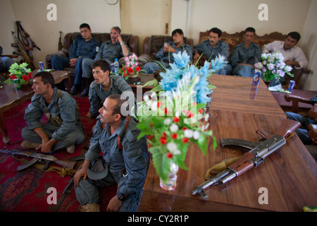 La formation des mentors de la police néerlandaise des policiers afghans dans la région de Kunduz. Banque D'Images