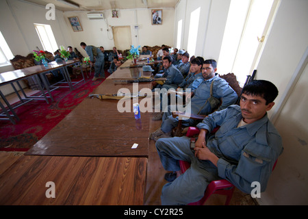 La formation des mentors de la police néerlandaise des policiers afghans dans la région de Kunduz. Banque D'Images