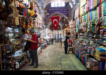 Les boutiques touristiques dans le grand bazar, Istanbul Banque D'Images