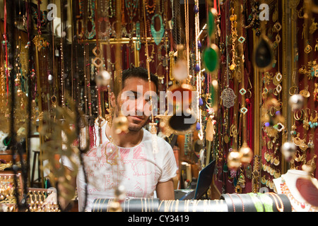 Les boutiques touristiques dans le grand bazar, Istanbul Banque D'Images