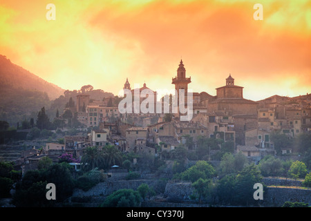 L'Espagne, Îles Baléares, Mallorca, village de montagne de Valldemossa Banque D'Images