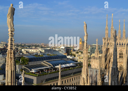 Vue de la cathédrale de Milan / toit Duomo di Milano, Milan, Italie. Banque D'Images