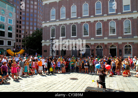 Boston Massachusetts, The Freedom Trail, Faneiul Hall Marketplace, extérieur, rue interprète, conseils de bus, public, bâtiment, MA120822048 Banque D'Images