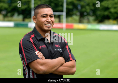 Jerry Collins l'ancien joueur de rugby en photo lorsqu'il a signé une entente de deux ans avec les Ospreys. Banque D'Images