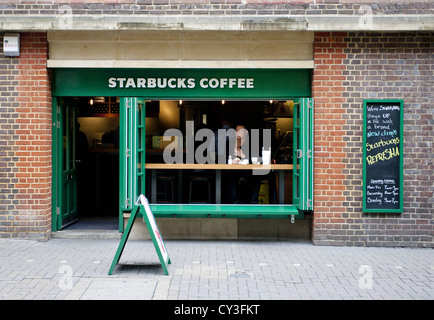 Londres, Royaume-Uni. 30/08/2012. (Photo) Starbucks Coffee shop London . Crédit Photo/ News Images Uk Banque D'Images