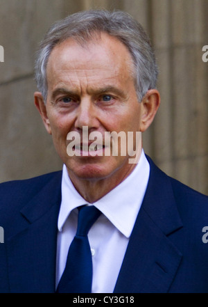 Londres, Royaume-Uni. 28 mai 2012. (Photo) l'ancien Premier Ministre Tony Blair quitte l'enquête Leveson. Banque D'Images