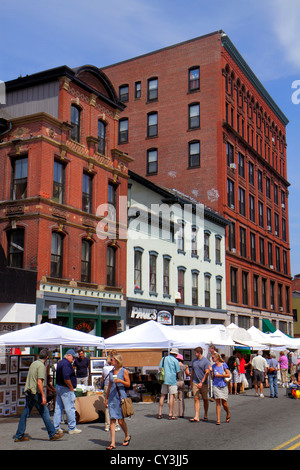 Portland Maine,Congress Street,WCSH 6 Street,Sidewalk Art Festival,artistes,vendeurs stall stands stands stand marché, shopping shopper shopp Banque D'Images