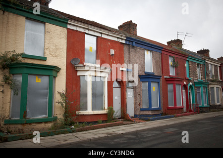 Martensen Street L7 montrant en terrasses à l'abandon en logement Liverpool UK Banque D'Images