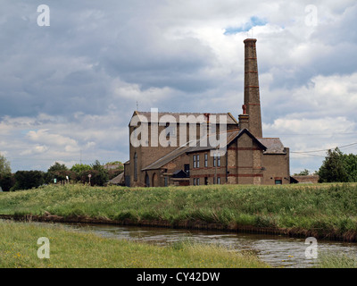 Bâtiment contenant Stretham Ancien moteur le charbon vapeur conservés powered fen Pompes de drainage à Stretham Ely Cambridge East Anglia Banque D'Images