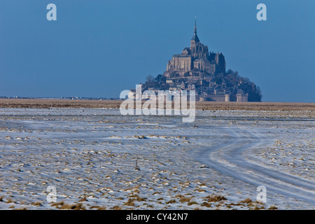 Europe, France, Normandy, Manche (50), Baie du Mont St Michel avec de la neige Banque D'Images