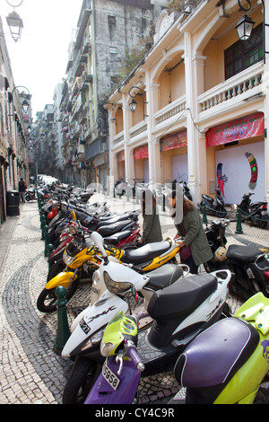 Des scooters à Macao, Chine Banque D'Images