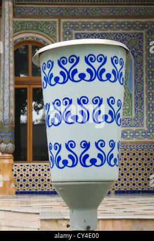 Musée d'arts appliqués, vase en céramique, Tachkent, Ouzbékistan Banque D'Images