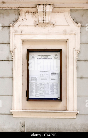 Calendrier des heures les Juifs peuvent prier dans la Synagogue de Prague Banque D'Images
