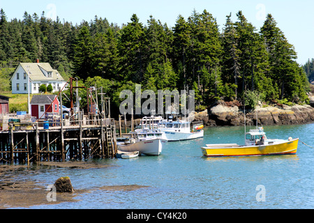 Côtes du Maine New England USA Corea petit port calme, les bateaux de pêche du homard Banque D'Images