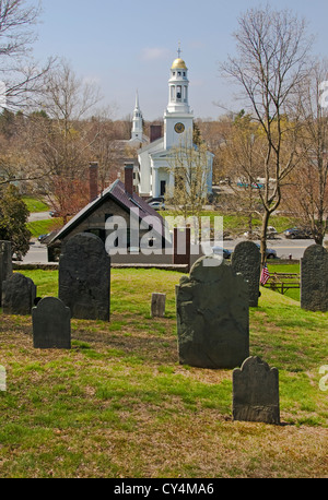 Old Hill Burying Ground et la première église paroissiale à Concord, MA Banque D'Images