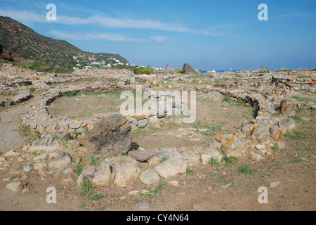 Un village de l'âge du Bronze près de Punta Milazzese, Panarea, Iles Eoliennes, Sicile, Italie. Banque D'Images