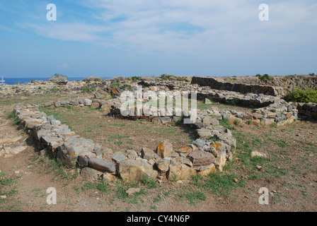 Un village de l'âge du Bronze près de Punta Milazzese, Panarea, Iles Eoliennes, Sicile, Italie. Banque D'Images