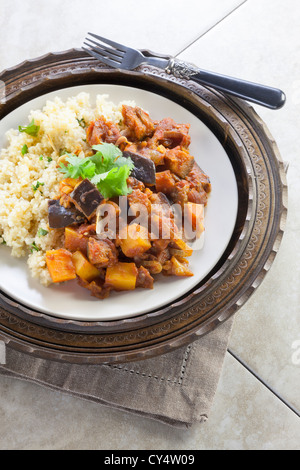 Tajine de légumes au citron et à la coriandre couscous Banque D'Images