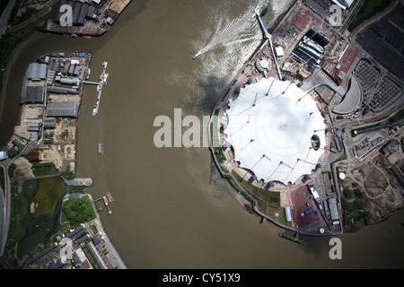 Vue aérienne de l'O2 Arena sur la Tamise à Londres Banque D'Images