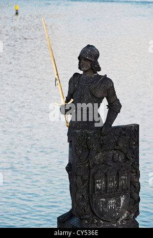 La statue du chevalier Bruncvik, pont Charles, Prague Banque D'Images