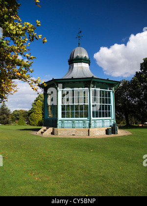 Kiosque victorien rénové en Weston Park Sheffield South Yorkshire Angleterre Banque D'Images