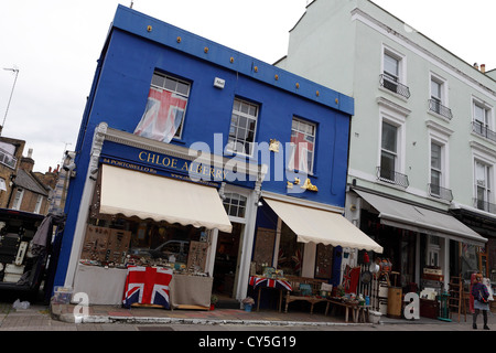 L'un des (14) images liées à marché de Portobello Road par le photographe et les entreprises qui vendent des antiquités et bric-à-brac. Banque D'Images