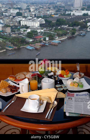 Vue, Vue Panoramique, petit déjeuner, Horizon Club, hôtel, Shangri La, Bangkok, la vue, la rivière, Chao Phraya, en Thaïlande, en Asie Banque D'Images