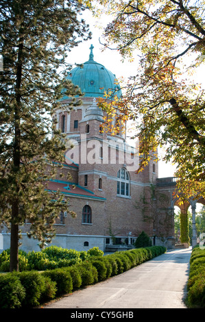 Église Cimetière Mirogoj, Zagreb, Croatie Banque D'Images