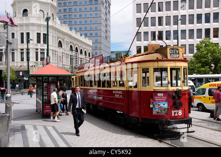 Le Tramway à Christchurch Cathedral Square, Christchurch, Canterbury, South Banque D'Images