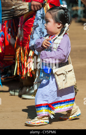 Un enfant au Chumash Chumash 2012 Inter Tribal Pow Wow à Live Oak camp, Santa Ynez Valley, Californie Banque D'Images