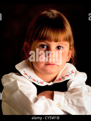 PORTRAIT DE JEUNE FILLE,5 ANS Banque D'Images