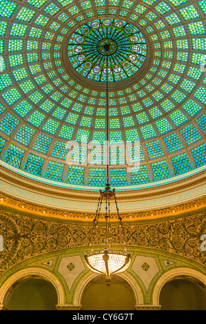Chicago, Illinois : Centre Culturel de Chicago (1897) avec le plus grand dôme en vitrail Tiffany Banque D'Images
